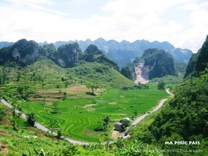 Ma Phuc Pass is nice pass with limestone mountains